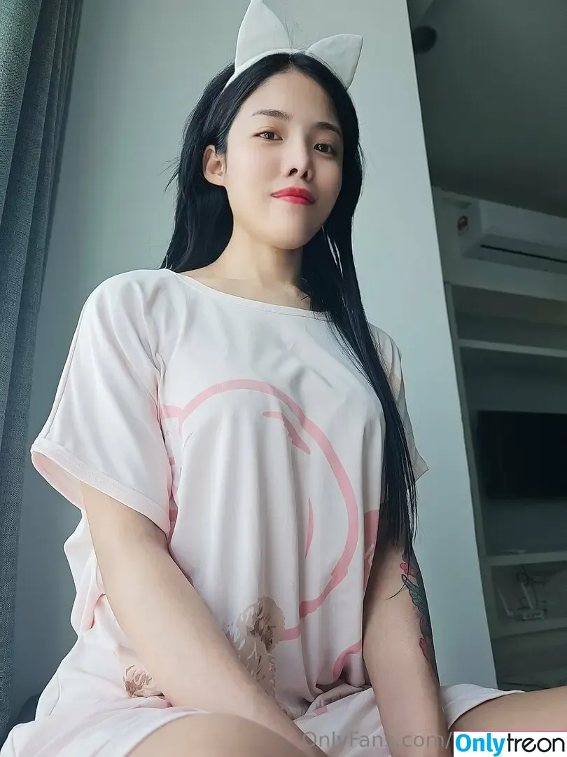 nerdyyumi nude photo #0085 (yumi_webtoon)