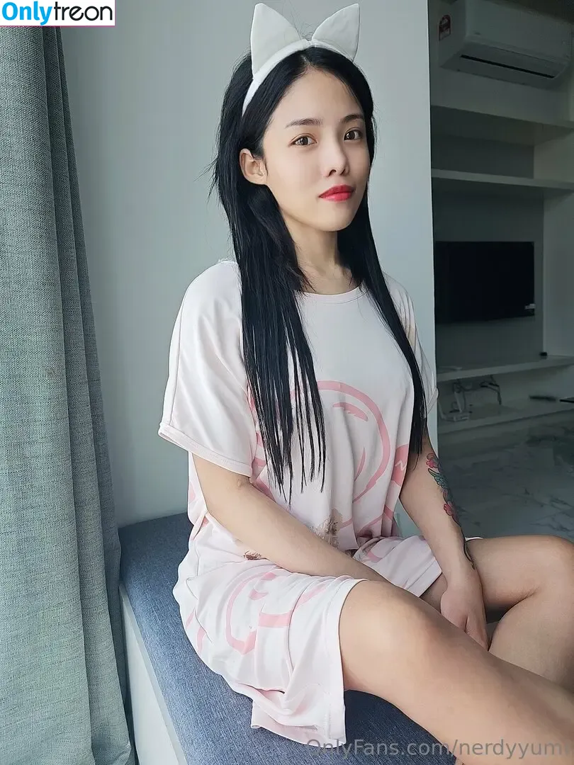 nerdyyumi nude photo #0130 (yumi_webtoon)