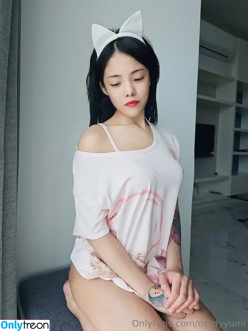 nerdyyumi nude photo #0134 (yumi_webtoon)
