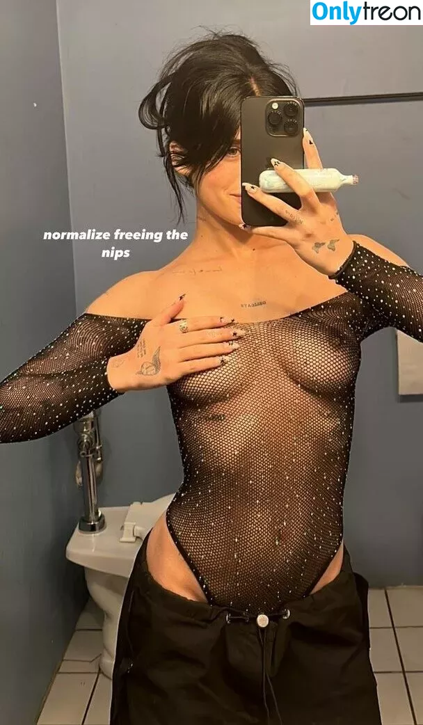 Nessa Barrett nude photo #0100 (moonologues / nessabarrett)