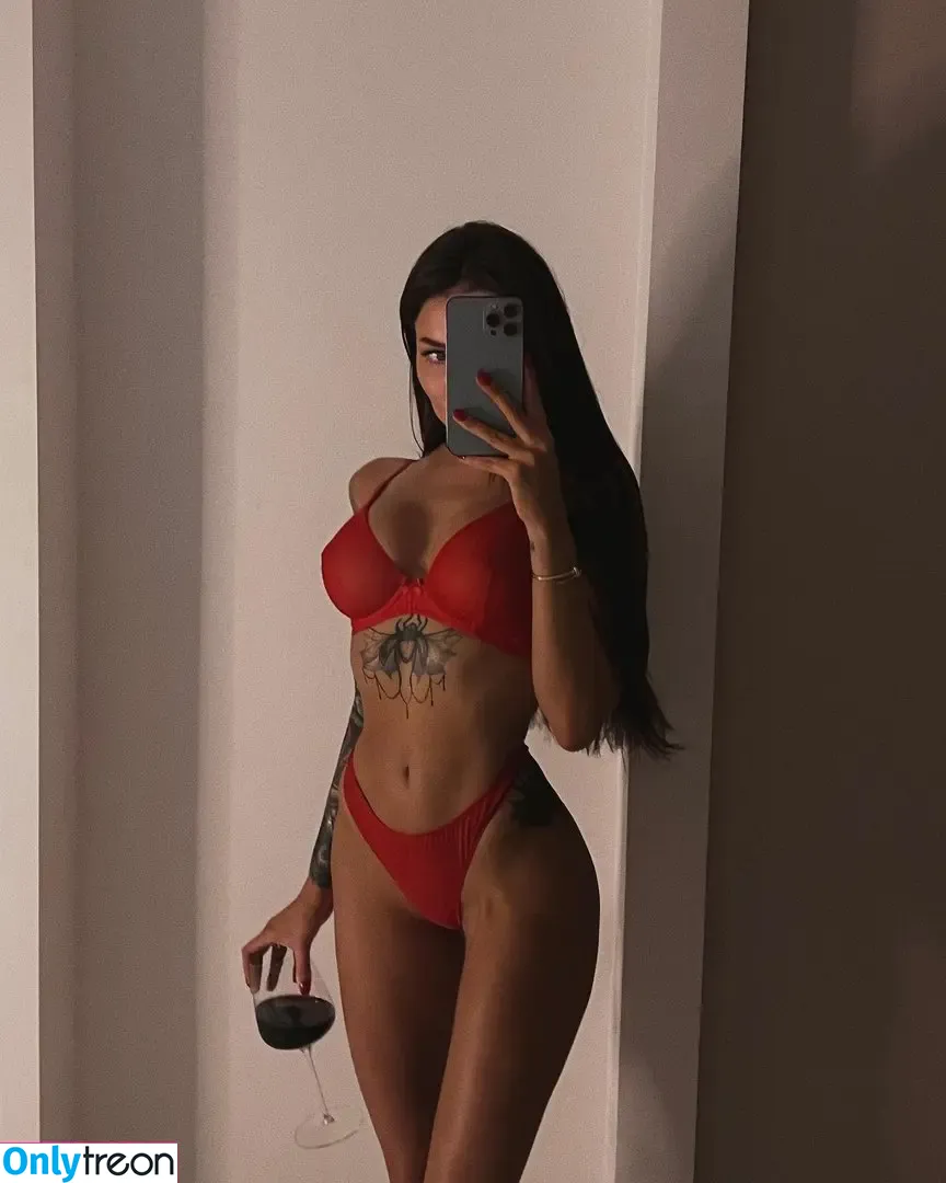Nessa Orlova nude photo #0006 (nessaorlova / orlova_ness_life)