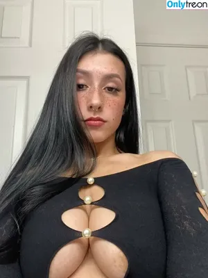 nevaevaaaaa / nevaevaaaaaa nude photo #0010