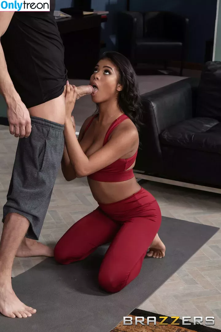 Nia Nacci nude photo #0307 (NiaNaccixxx / naughtynianacci)