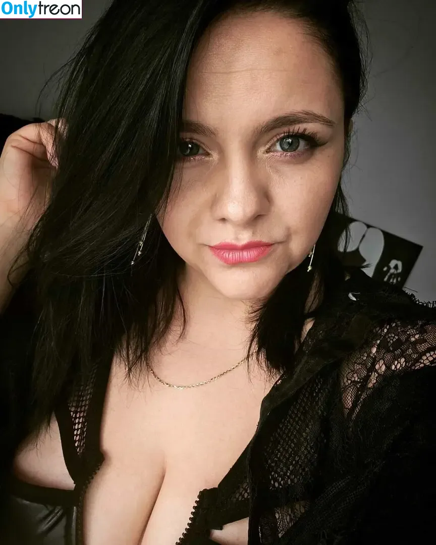 Nia Noir nude photo #0004 (iamnianoir / nia.noir)