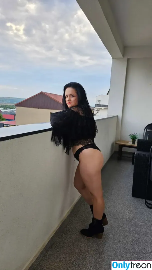 Nia Noir nude photo #0005 (iamnianoir / nia.noir)