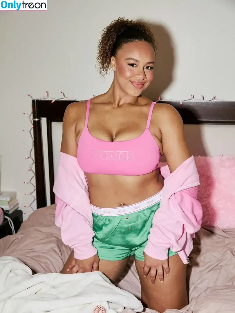 Nia Sioux nude photo #0154 (niasioux)