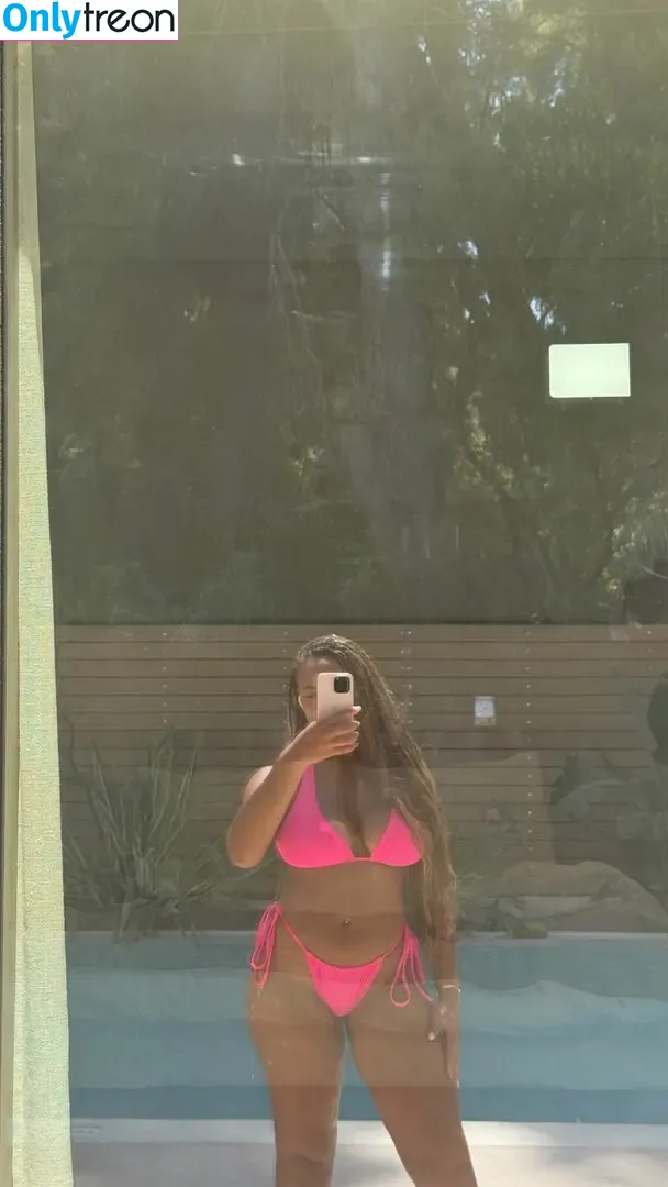 Nia Sioux nude photo #0166 (niasioux)