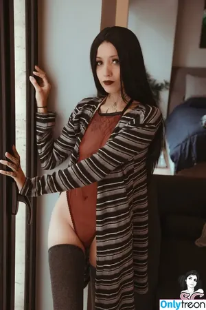 niamae / niae_unlv nude photo #0010
