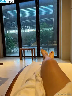 nicholeasmr / nicole.asmrr nude photo #0015