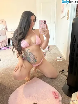 nicholeasmr / nicole.asmrr nude photo #0022