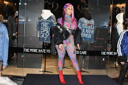 Nicki Minaj / nickiminaj nude photo #0210