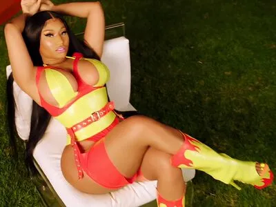 Nicki Minaj / nickiminaj nude photo #0377
