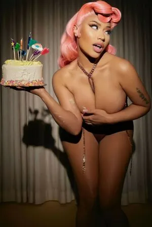 Nicki Minaj / nickiminaj nude photo #0398