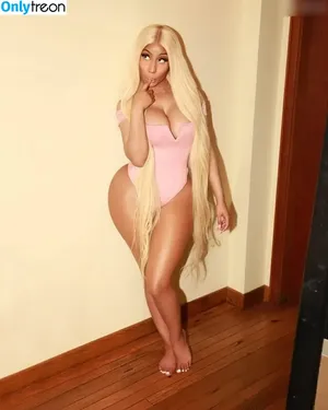 Nicki Minaj / nickiminaj nude photo #0742