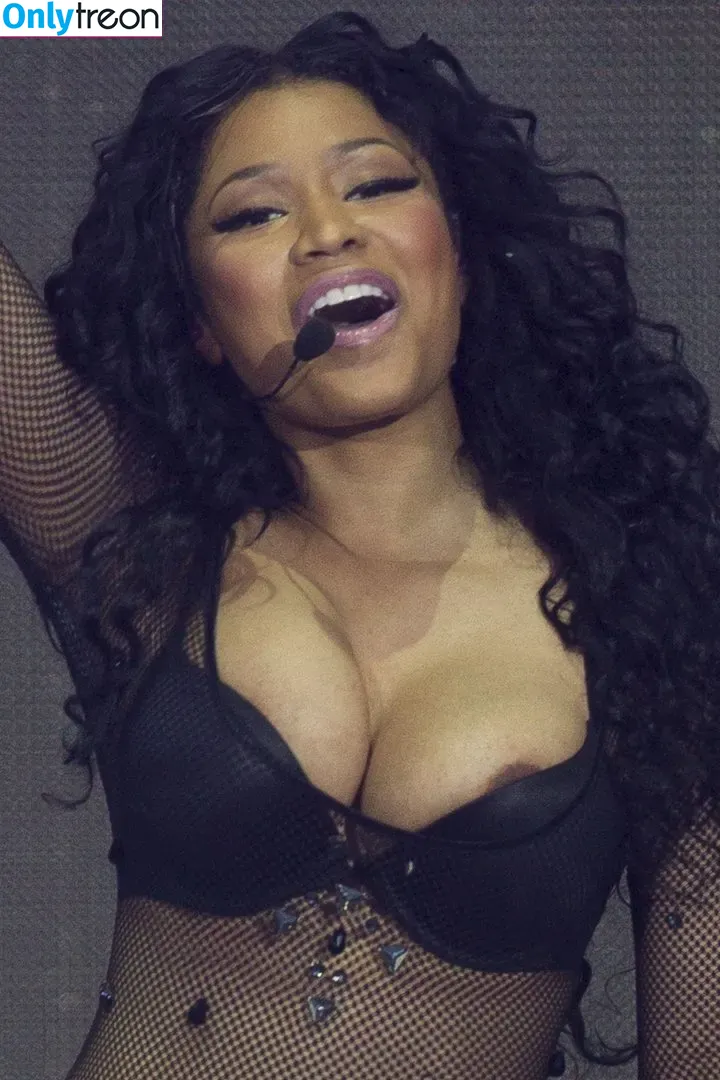 Nicki Minaj nude photo #0033 (nickiminaj)