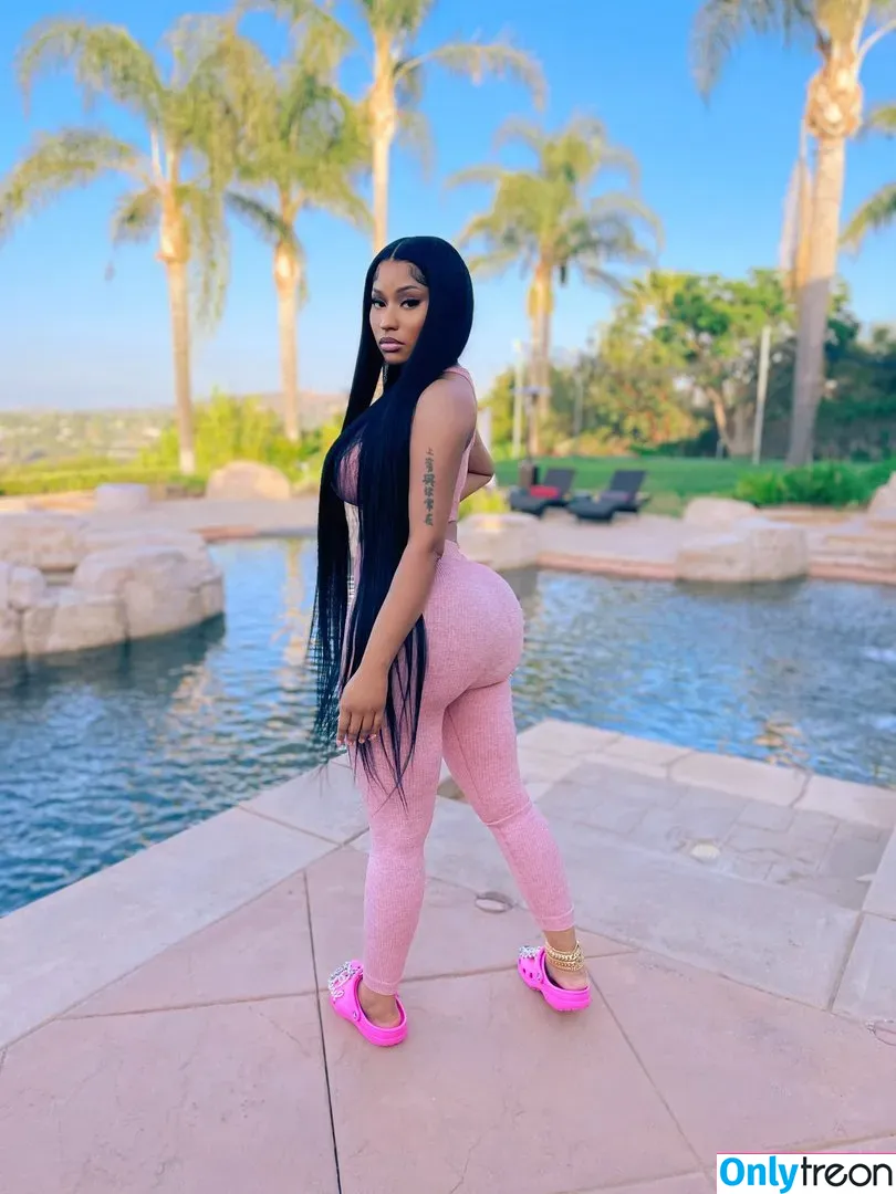 Nicki Minaj nude photo #0071 (nickiminaj)