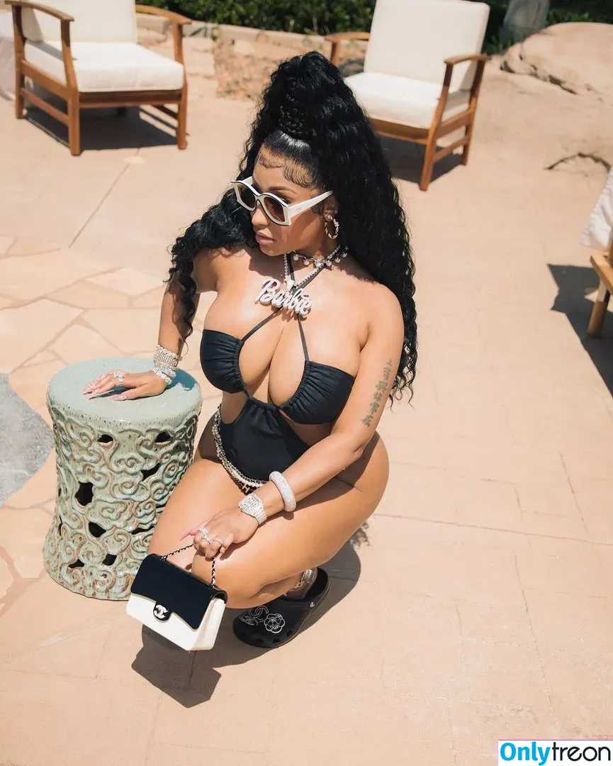 Nicki Minaj nude photo #0076 (nickiminaj)