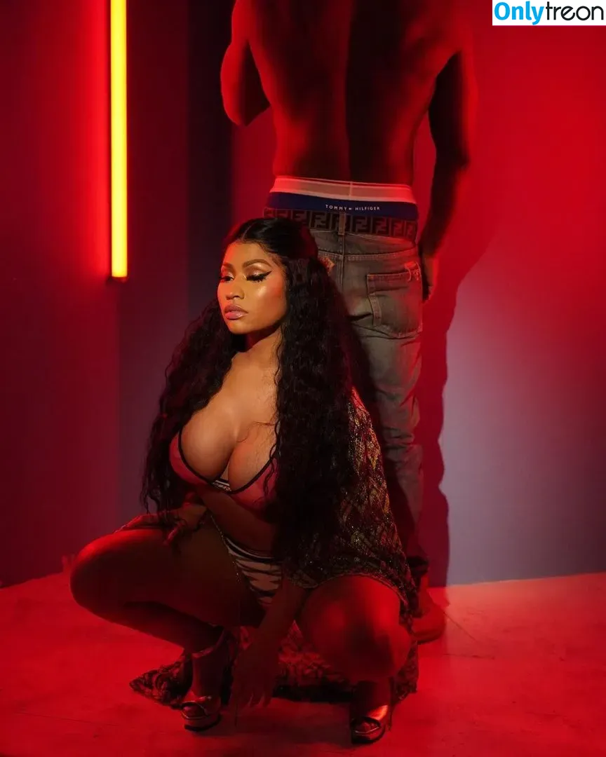 Nicki Minaj nude photo #0090 (nickiminaj)