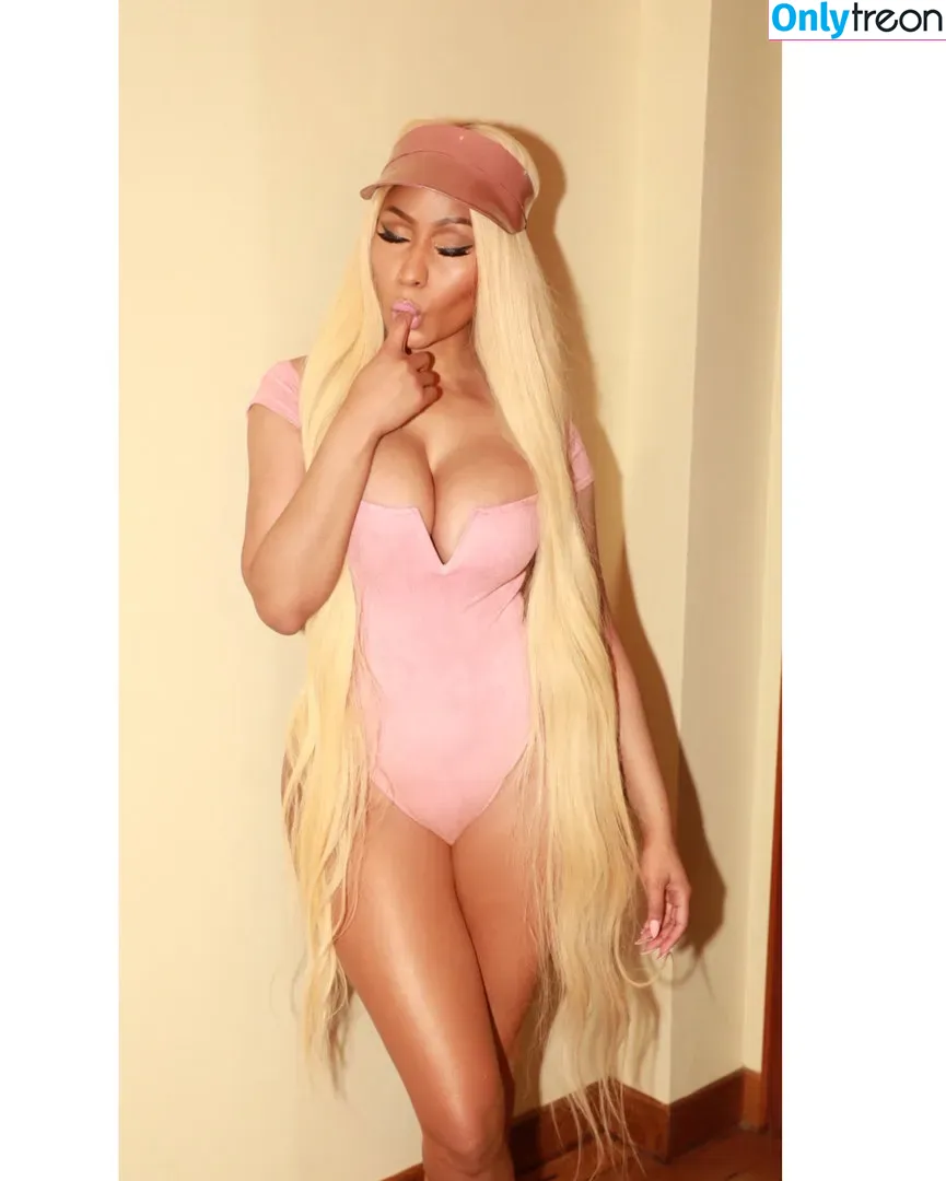 Nicki Minaj nude photo #0092 (nickiminaj)