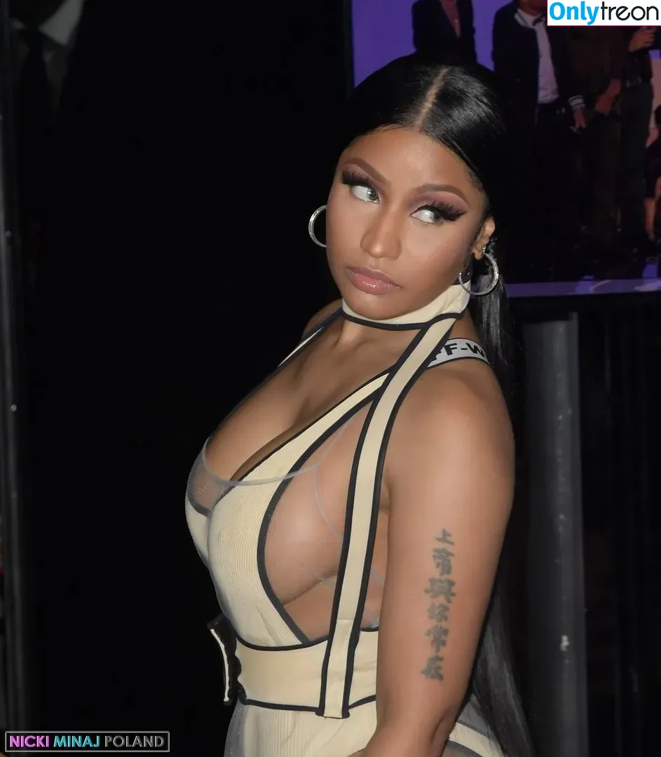 Nicki Minaj nude photo #0120 (nickiminaj)