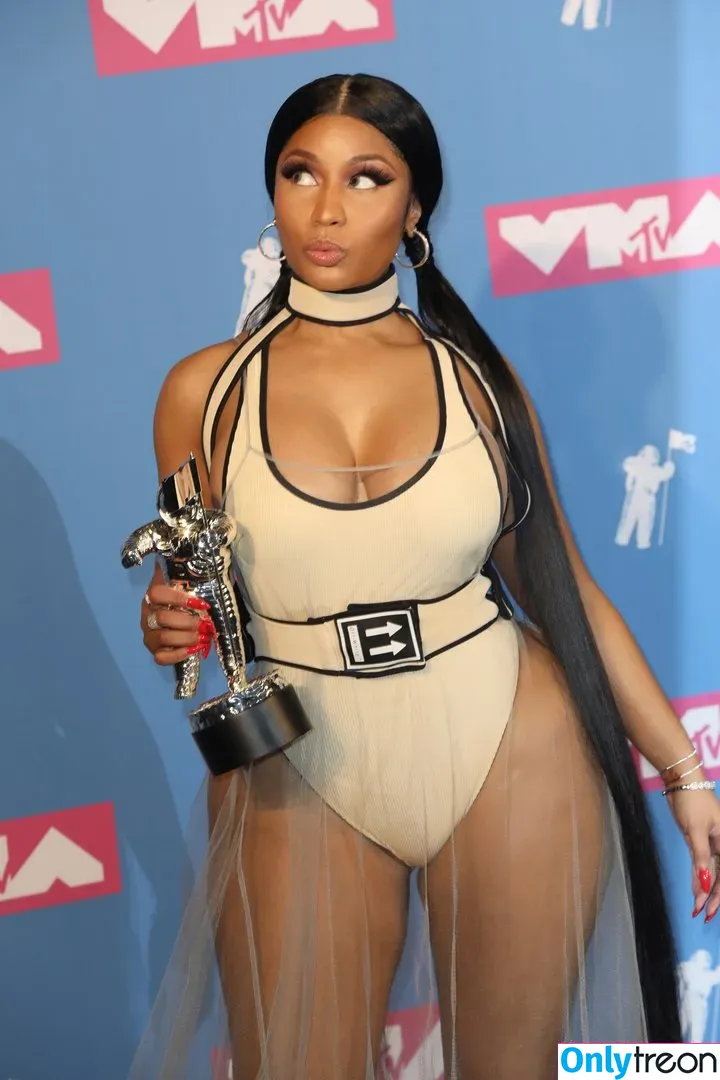 Nicki Minaj nude photo #0125 (nickiminaj)