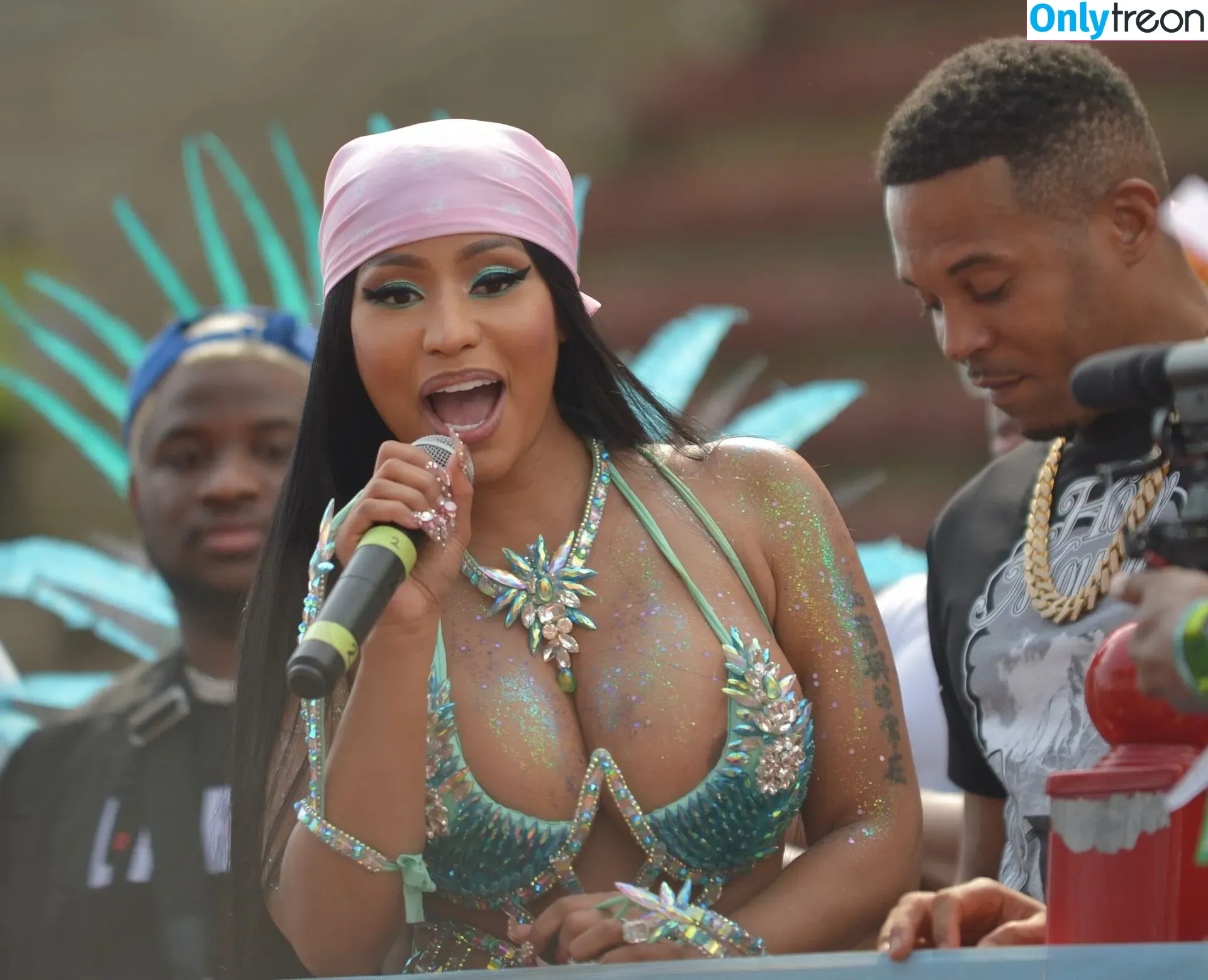 Nicki Minaj nude photo #0198 (nickiminaj)