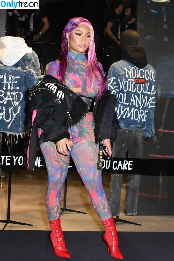 Nicki Minaj nude photo #0221 (nickiminaj)