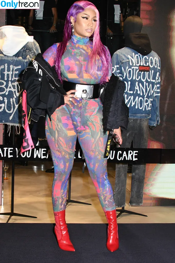 Nicki Minaj nude photo #0223 (nickiminaj)