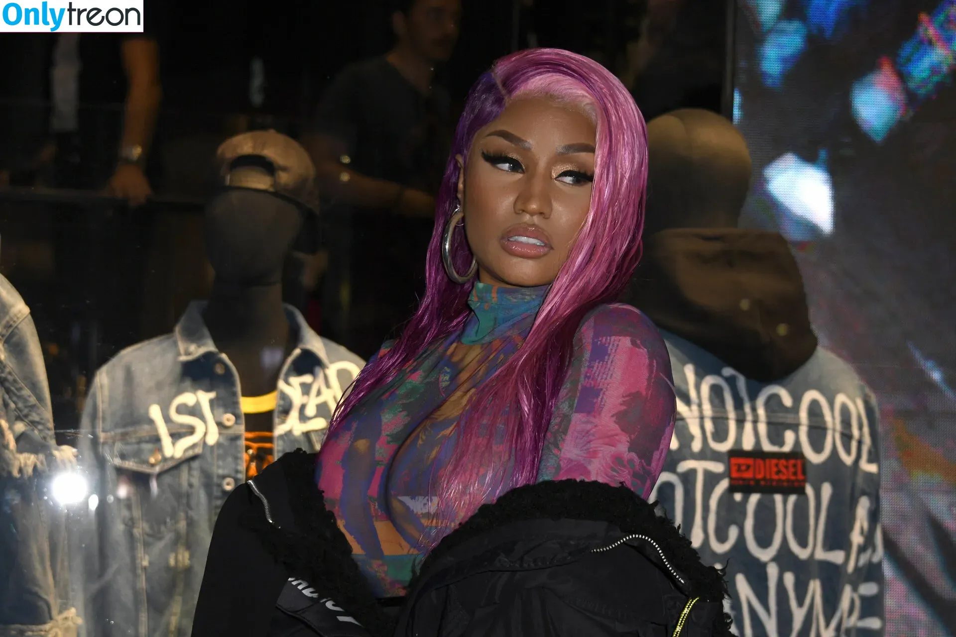Nicki Minaj nude photo #0225 (nickiminaj)
