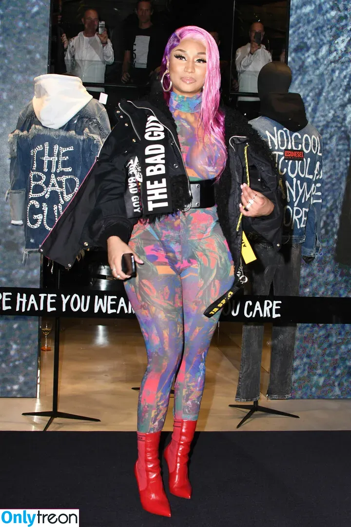 Nicki Minaj nude photo #0229 (nickiminaj)