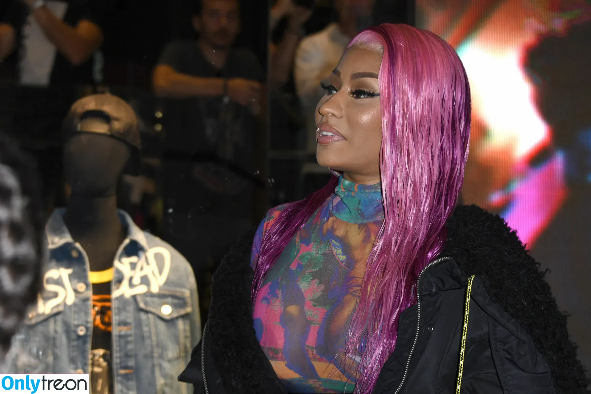 Nicki Minaj nude photo #0236 (nickiminaj)