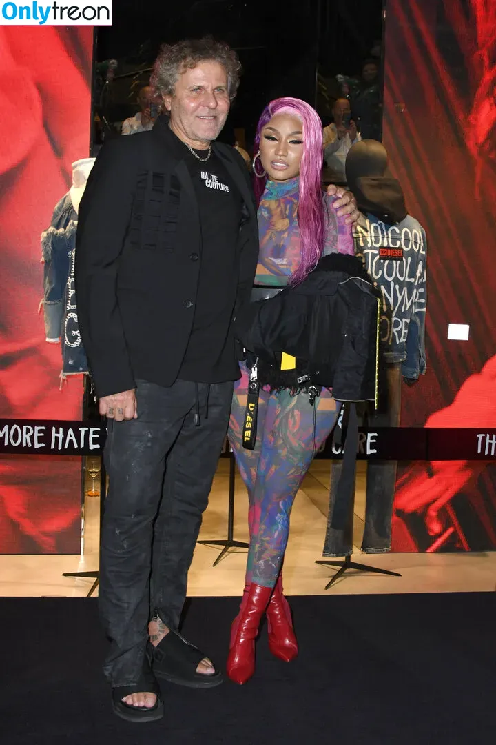 Nicki Minaj nude photo #0238 (nickiminaj)