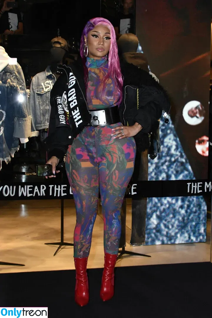 Nicki Minaj nude photo #0250 (nickiminaj)