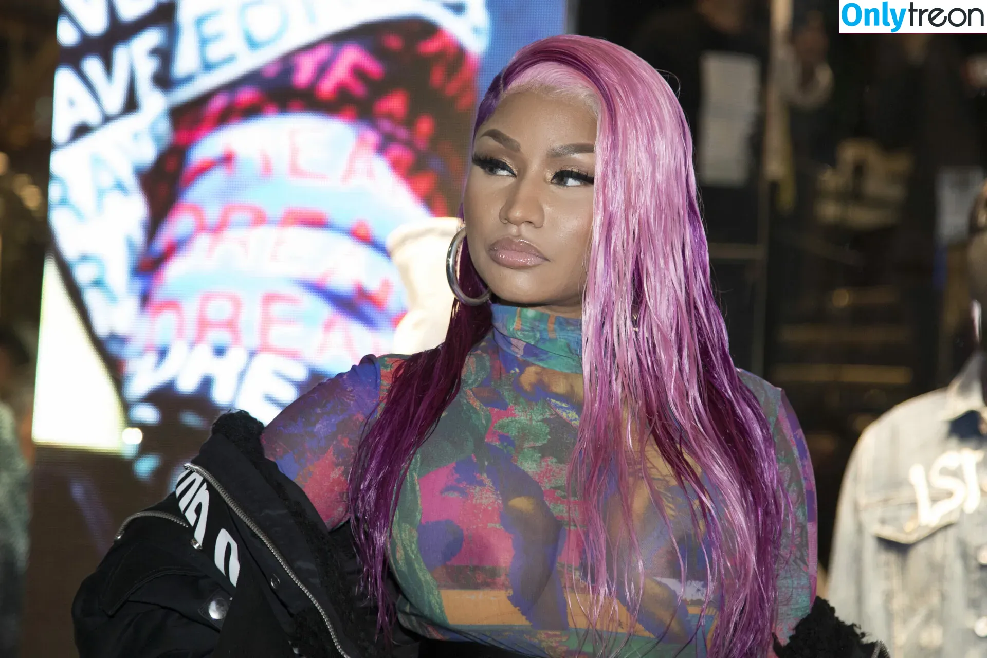Nicki Minaj nude photo #0293 (nickiminaj)