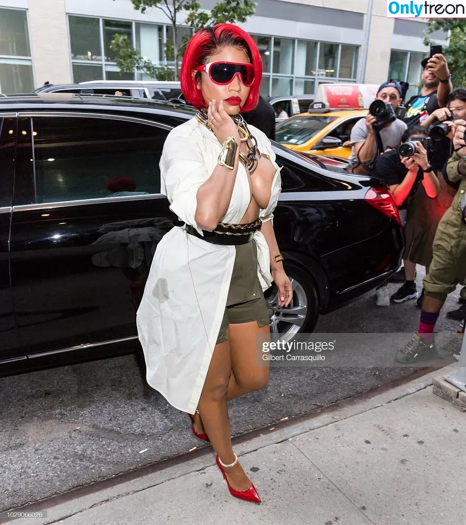 Nicki Minaj nude photo #0302 (nickiminaj)