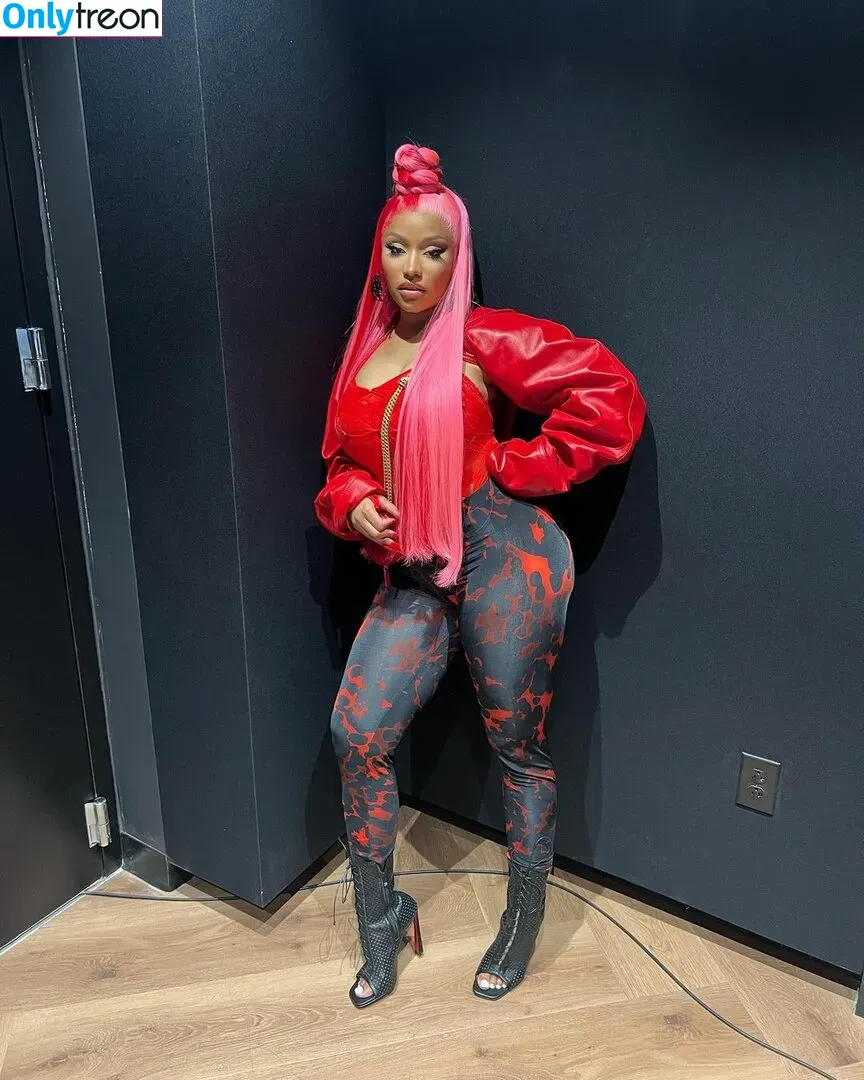 Nicki Minaj nude photo #0325 (nickiminaj)