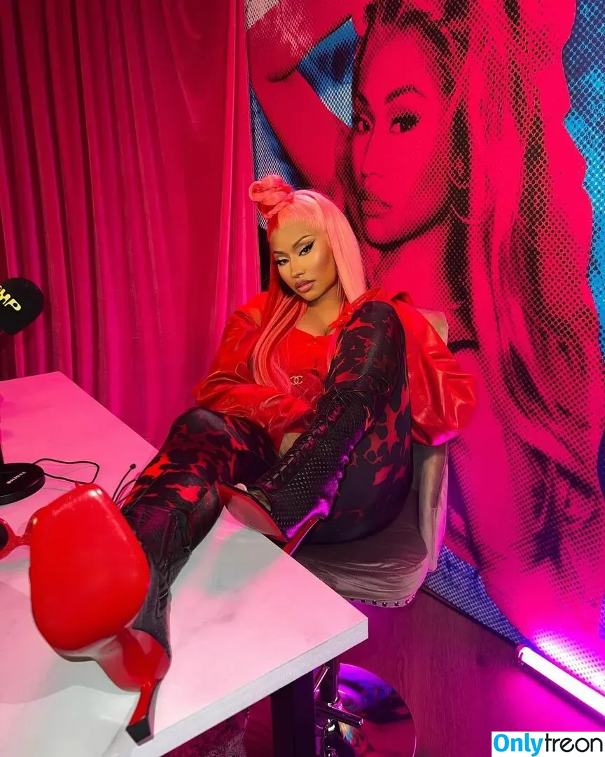Nicki Minaj nude photo #0329 (nickiminaj)