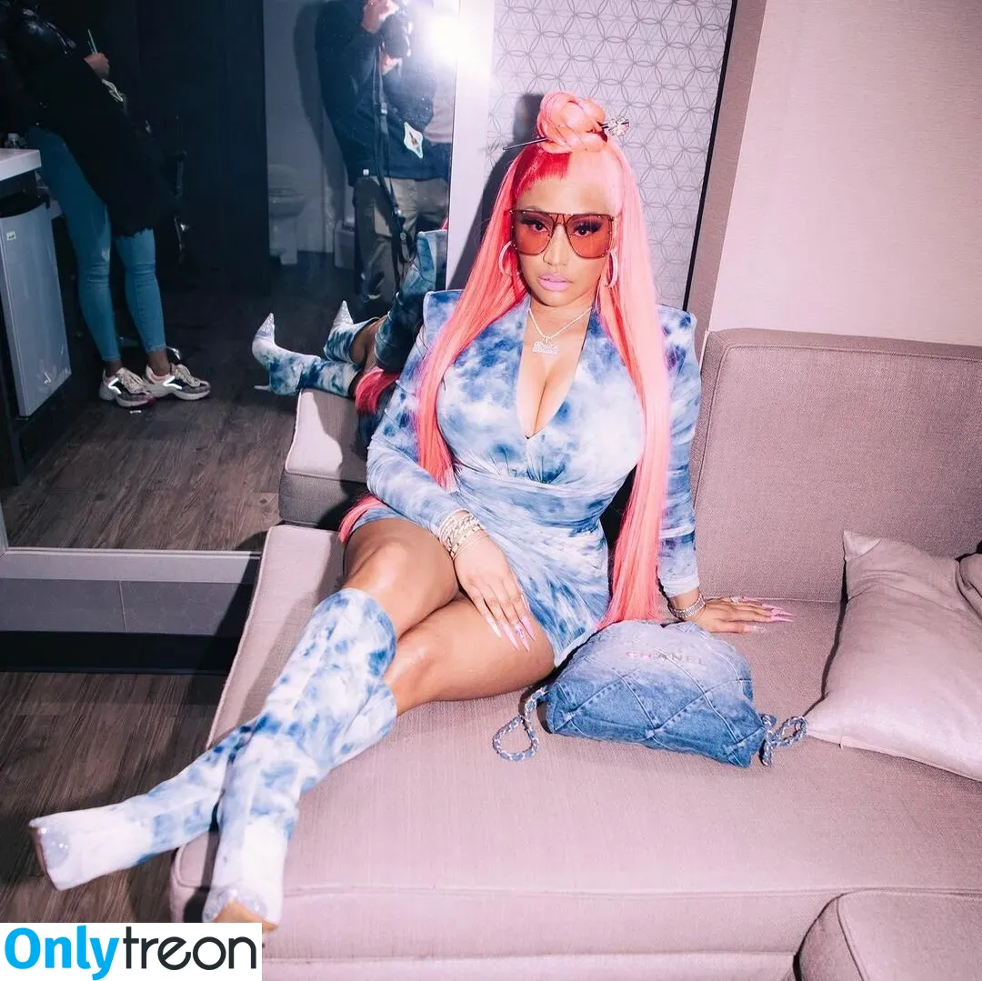 Nicki Minaj nude photo #0332 (nickiminaj)