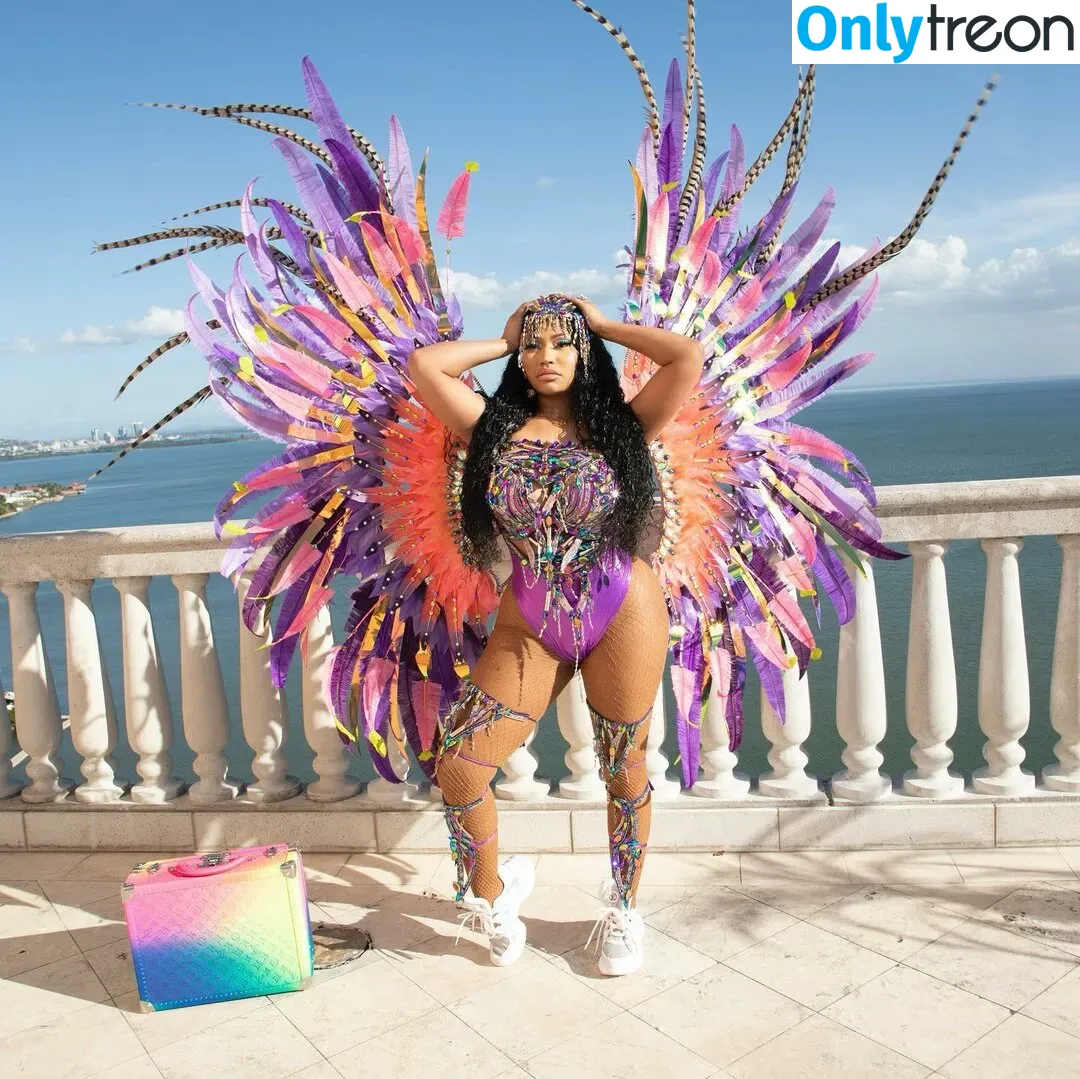 Nicki Minaj nude photo #0333 (nickiminaj)
