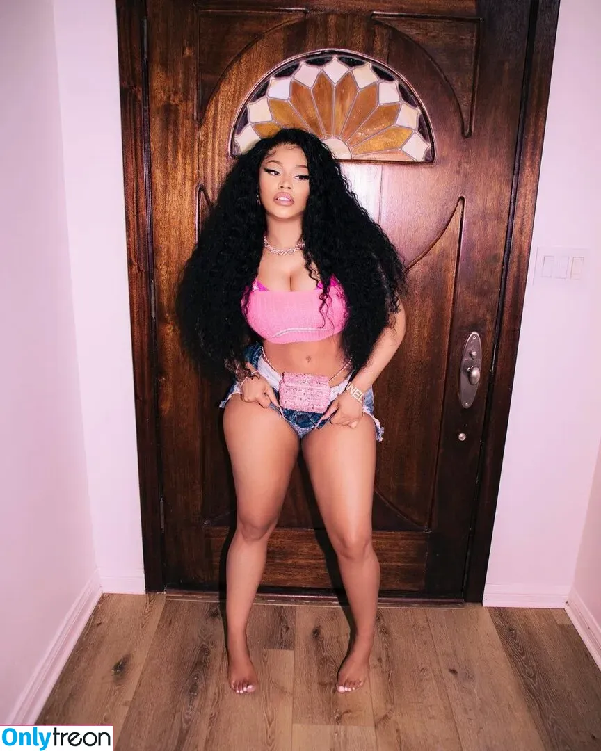 Nicki Minaj nude photo #0348 (nickiminaj)