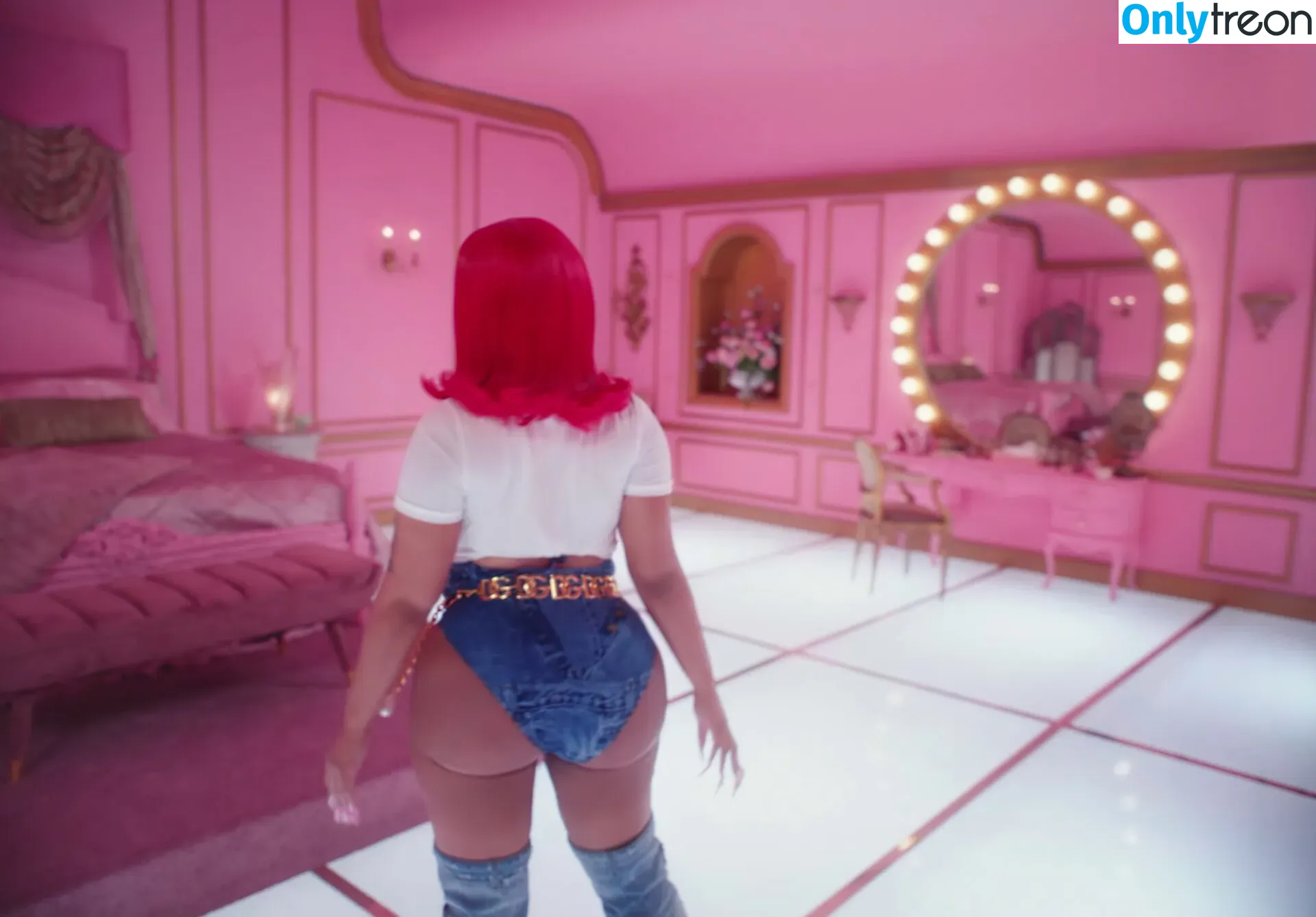Nicki Minaj nude photo #0404 (nickiminaj)