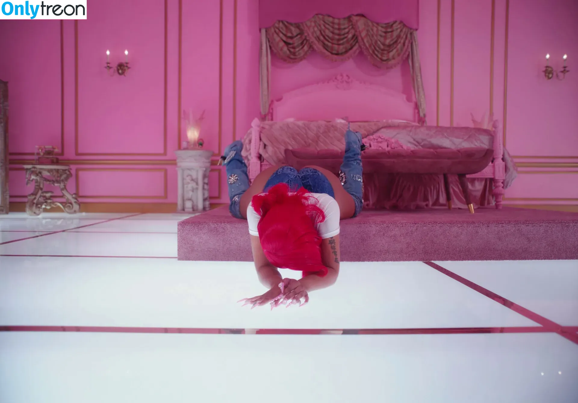 Nicki Minaj nude photo #0409 (nickiminaj)