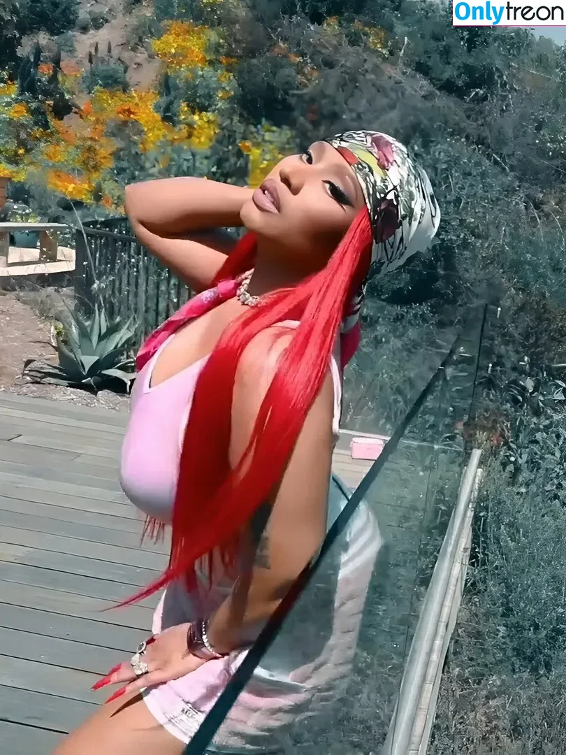 Nicki Minaj nude photo #0421 (nickiminaj)