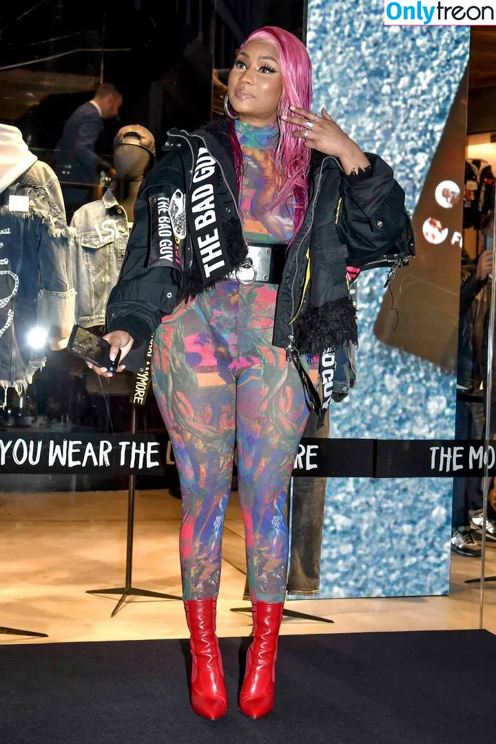 Nicki Minaj nude photo #0431 (nickiminaj)