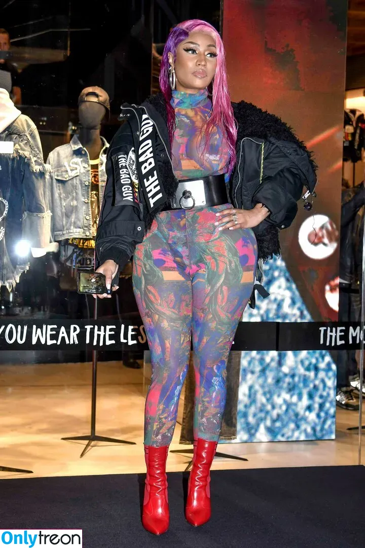 Nicki Minaj nude photo #0436 (nickiminaj)