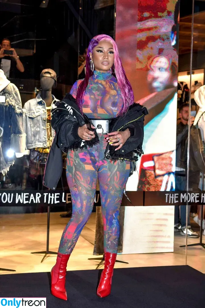 Nicki Minaj nude photo #0438 (nickiminaj)