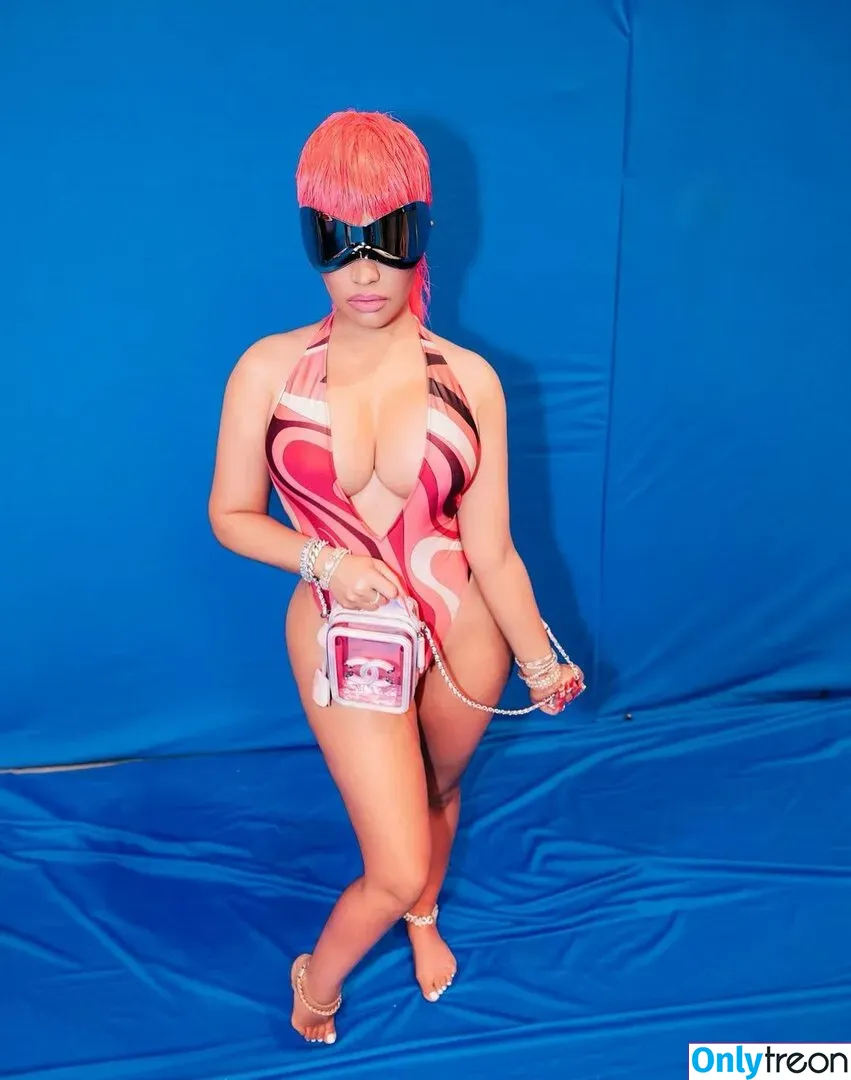 Nicki Minaj nude photo #0447 (nickiminaj)