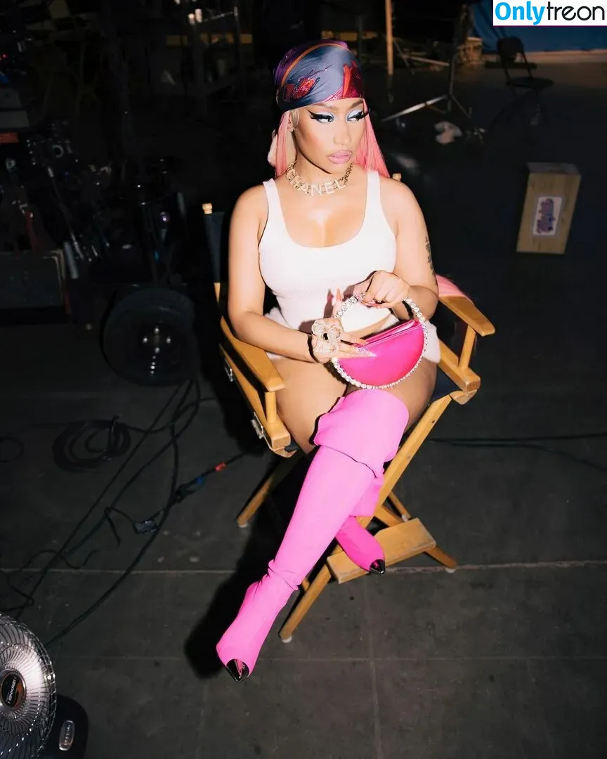 Nicki Minaj nude photo #0451 (nickiminaj)