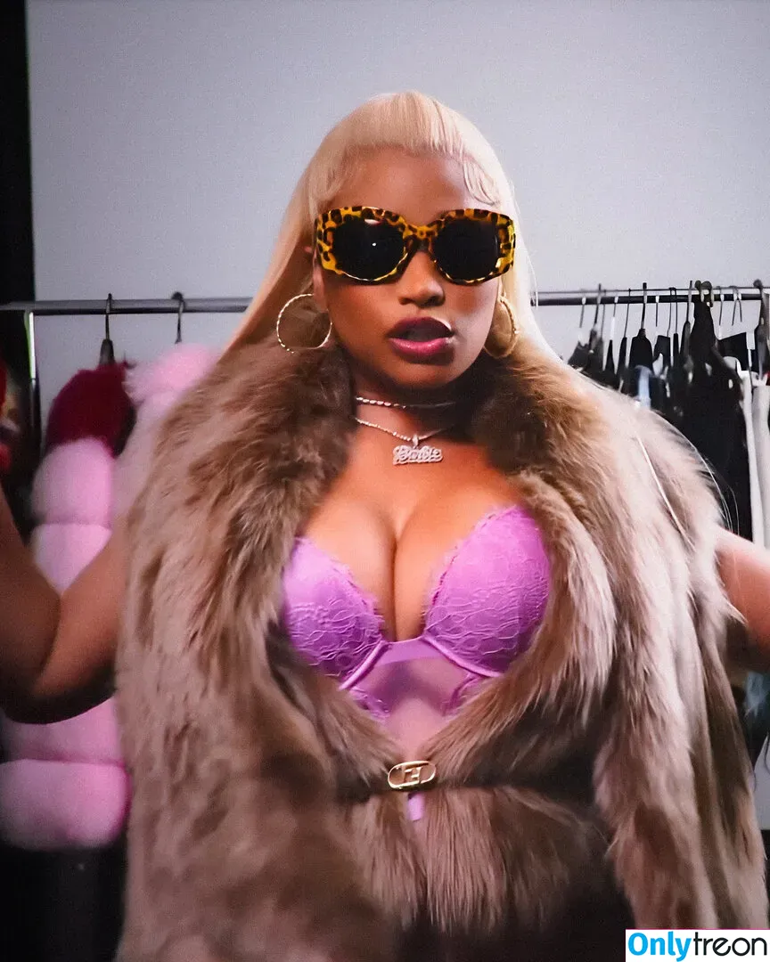 Nicki Minaj nude photo #0468 (nickiminaj)