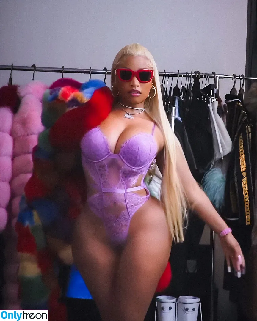 Nicki Minaj nude photo #0471 (nickiminaj)